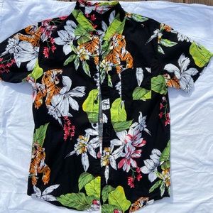 Mens Floral and Tiger Patterend Button Up